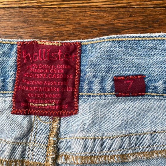 SOLD ❣️
2000s iconic mini denim skirt - Picture 4 of 6